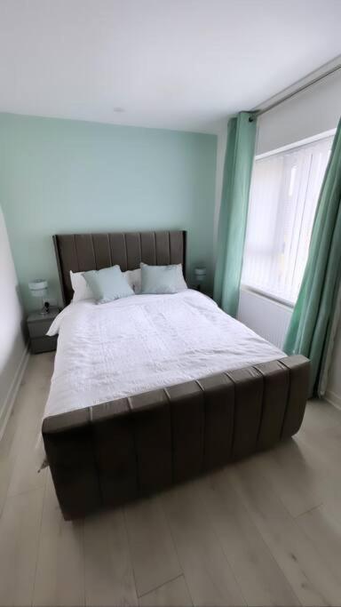 3 Stories, 5 Bedroom House In Prime Location With Balcony And Shared Garden ลิเวอร์พูล ภายนอก รูปภาพ